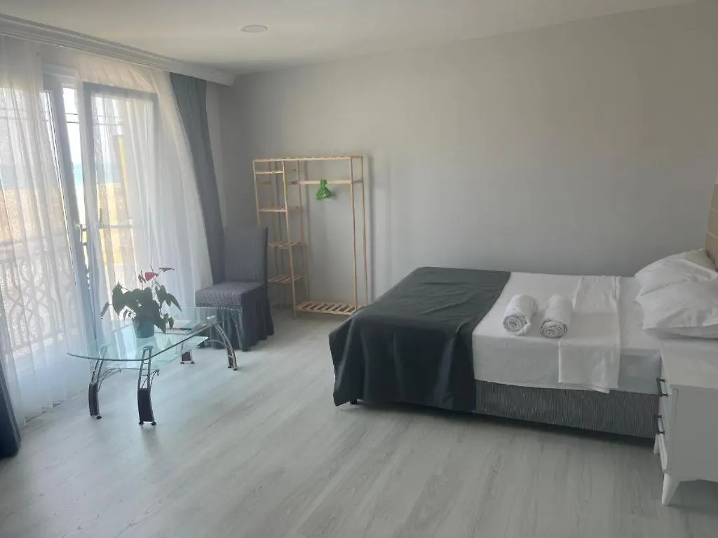 Holiday Beach Hotel Arnavutkoy
